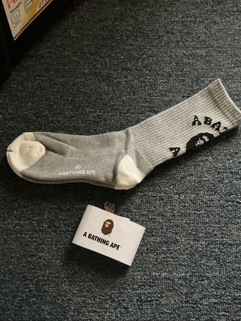 A Bathing Ape Men’s Grey Logo Crew Socks - Grey/Cream